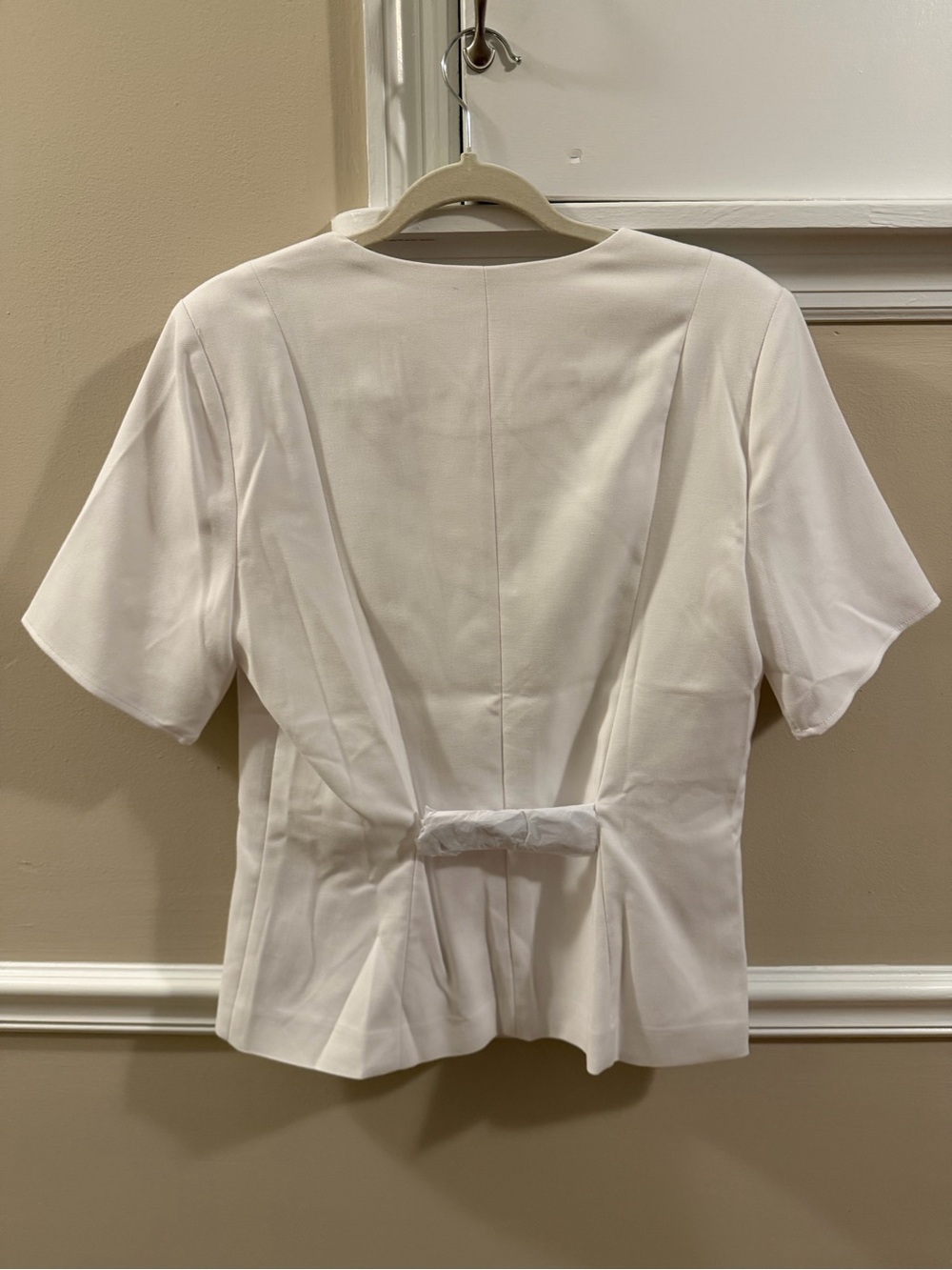 Abercrombie & Fitch Tailored White Short-Sleeve Button Down Vest - Picture 7 of 8